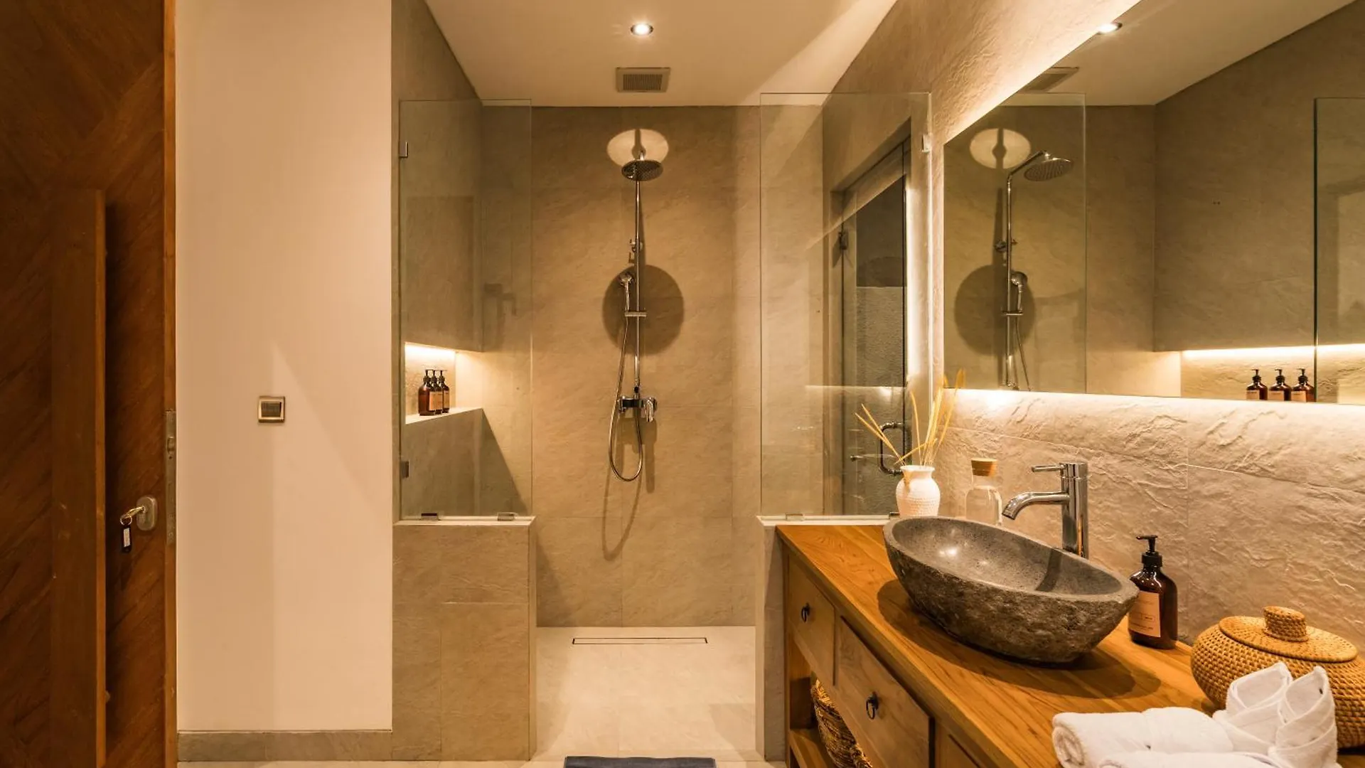 Villa Nirwana Air By Balisuperhost Ubud  Ubud (Bali)